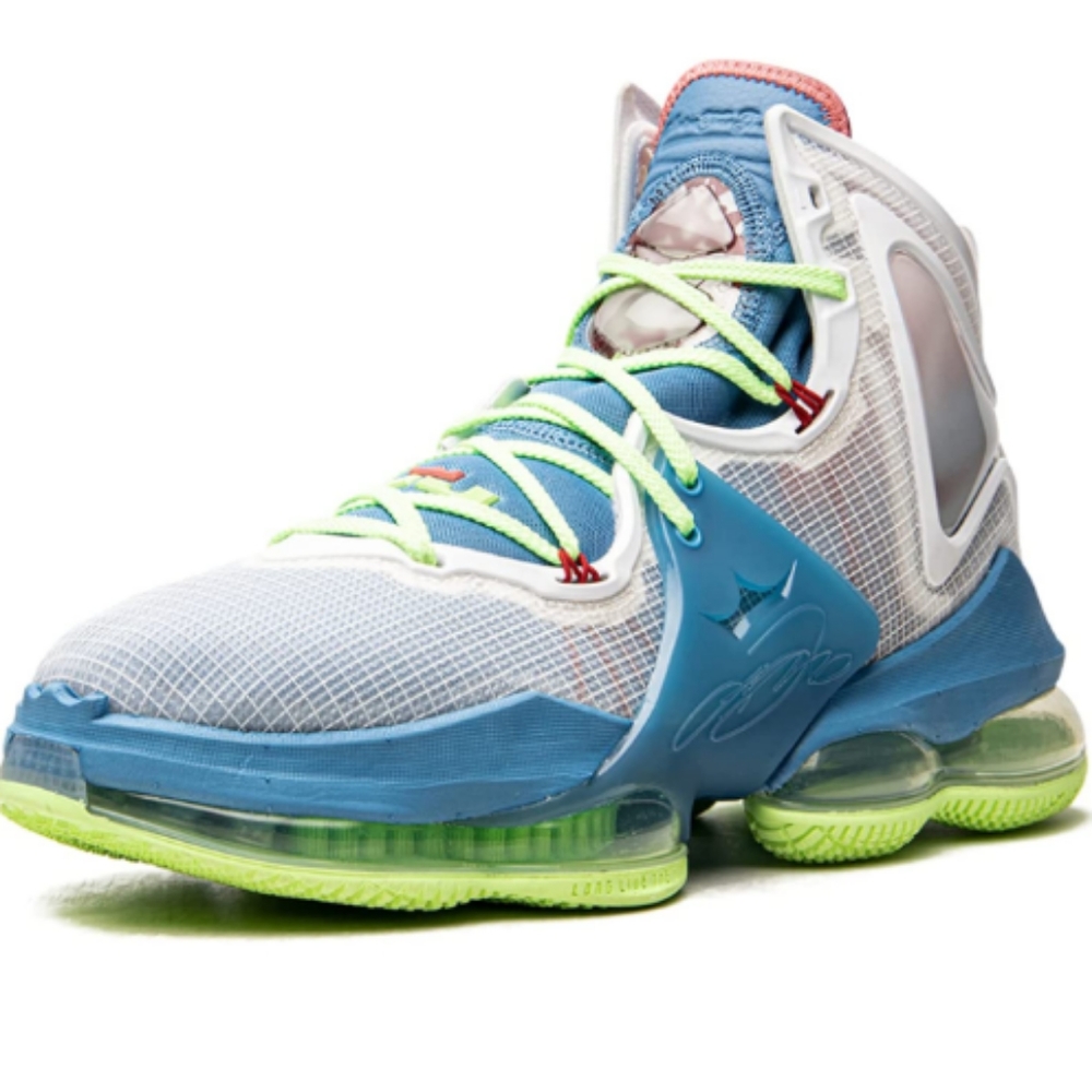 Lebron James 19 basketball shoes